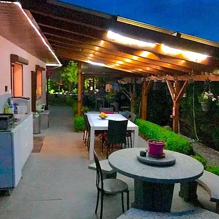 A La Madeleine Bed & Breakfast