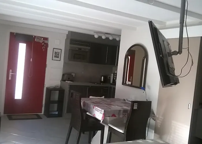 Oda ve Kahvaltı A La Madeleine 3*